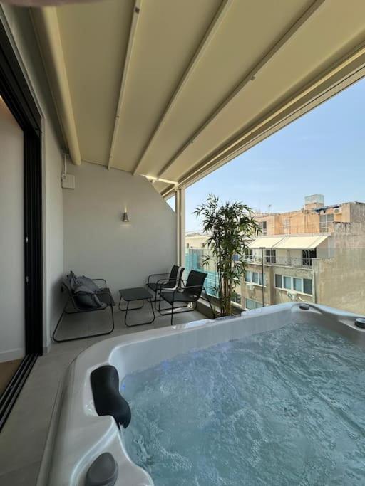 Bluemotion - Centralsuite 6Β Pireus Exteriör bild